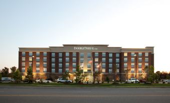 DoubleTree by Hilton Hotel Raleigh - Cary