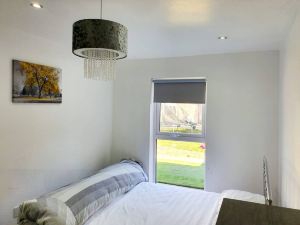 1 Bedroom Luxury Suite Ideal for Bluewater and M25