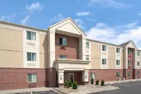 MainStay Suites Omaha Old Mill Hotels in Omaha