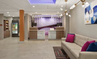 La Quinta Inn & Suites by Wyndham Lackawanna