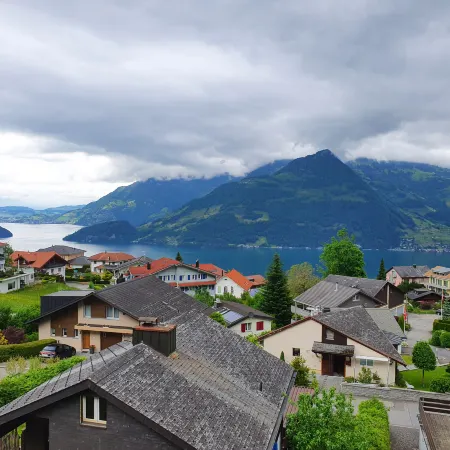 Two-Bedroom Apartment for 4-5 Guests with Lake and Mountain Views