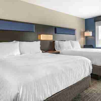 Holiday Inn Express & Suites Lancaster - Mount Joy Rooms
