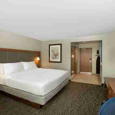 Holiday Inn Express & Suites Norfolk Rooms