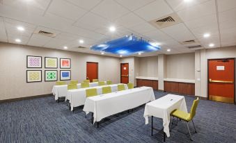 Holiday Inn Express & Suites Houston - Memorial Park Area