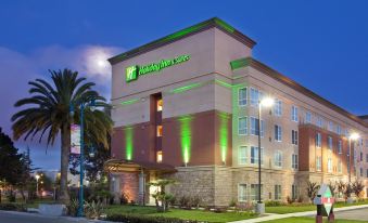 Holiday Inn & Suites Oakland - Airport