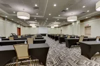 Drury Inn & Suites Orlando Near Universal Orlando Resort - Pet friendly