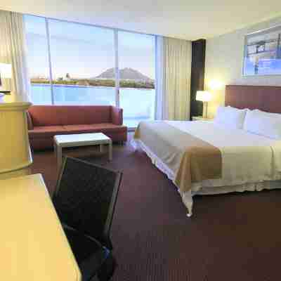 Holiday Inn Monterrey-Parque Fundidora Rooms