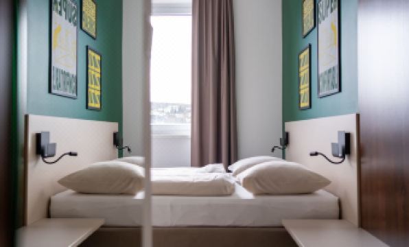 2. 7 데이즈 프리..