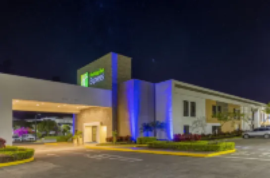 홀리데이 인 익스프레스 산호세 에어포트  호텔