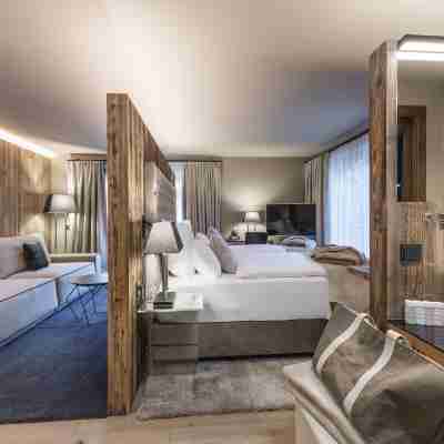 Hotel Montchalet Rooms
