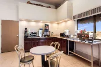 Rodeway Inn - breakfast
