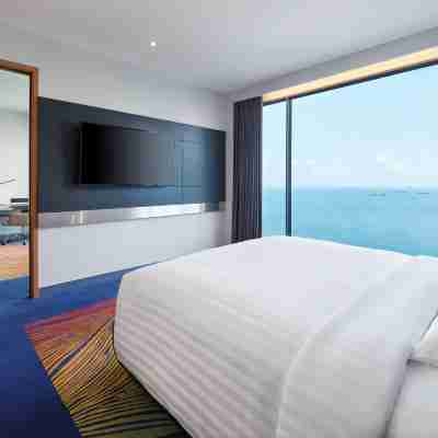 是拉差濱海灣諾富特飯店 Rooms