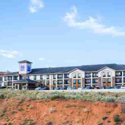 Sleep Inn & Suites Page at Lake Powell Hotel Exterior