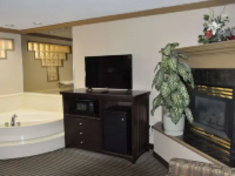 Ramada by Wyndham Abbotsford Hotels in Abbotsford