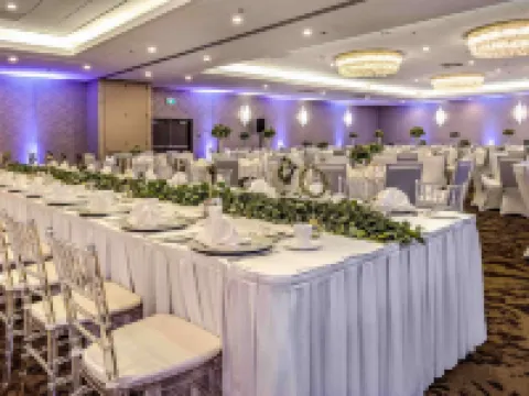 Best Western Premier Calgary Plaza Hotel & Conference Centre Hotels in Calgary