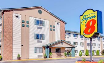 Super 8 by Wyndham Louisville Airport