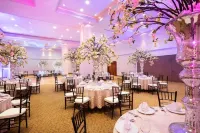 Krystal Monterrey Hotels in Монтерей