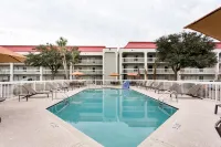 Quality Inn Gulfport I-10 - Pools
