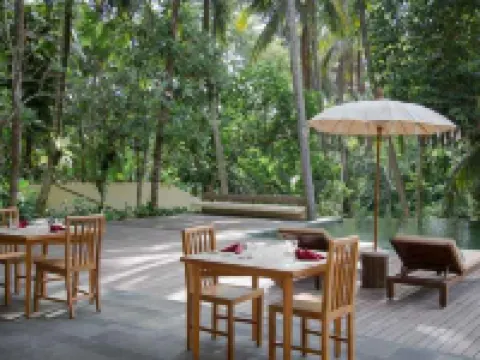 코마네카 앳 라사 사양 발리 호텔