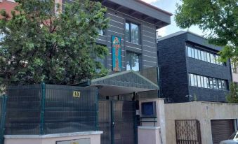 Ares Business Suit Hotel - Housity