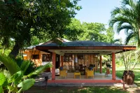 Villas des Alizes Beachfront Suites and Garden Villas