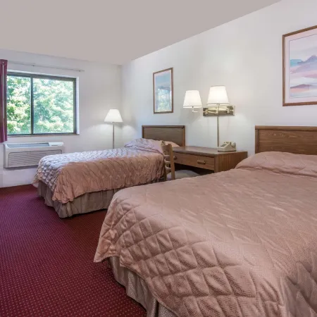 Super 8 by Wyndham Groton