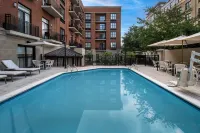 Courtyard Savannah Downtown/Historic District - Rooftop Pools