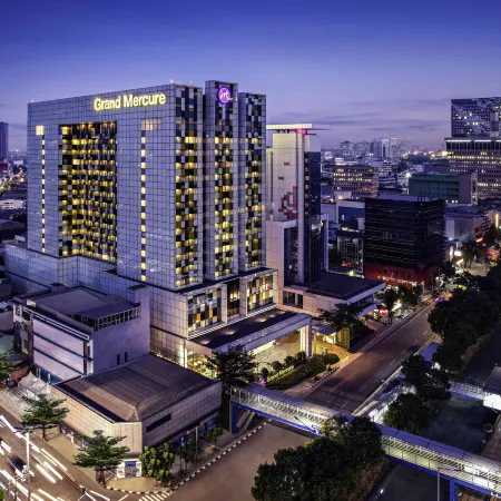 Grand Mercure Jakarta Harmoni Отели рядом с достопримечательностью «Станция Juanda »