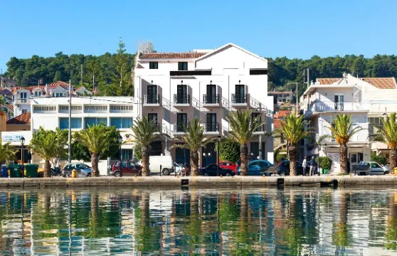 凱法利尼亞格蘭德酒店