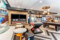 Tru by Hilton Madison West - Hot Tub