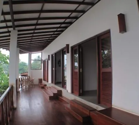 Sun N Sea Hotel Отели рядом с достопримечательностью «Унаватуна»