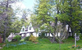 Whistler's Inn - Housity