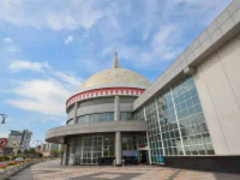 班達爾共享居住青年旅館 努洛伊曼皇宮附近的飯店