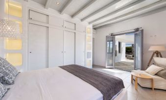 Villa Fuster in Paros