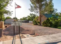 Hurricane Hideaway Lodging