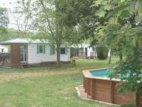 Camping les Terrasses de Rivarennes Hotel a Restigne