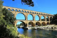 Hôtel Restaurant Le Colombier Hotels in Vers-Pont-du-Gard
