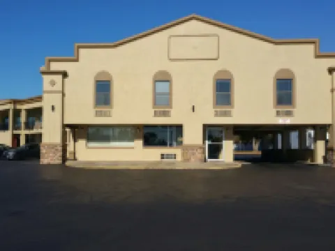 Econo Lodge Byron Near Historic District - Warner Robins Hotels in Byron