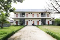 Krisna hostel Hotel dekat Maha Vihara Maitreya