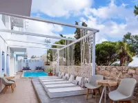 ロイゾス スタイリッシュ レジデンス