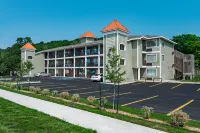 Gold Coast Inn ⁀➷ Breathtaking Sunsets ➠ Standard Lake View Room ➠ 106 - Wi-Fi