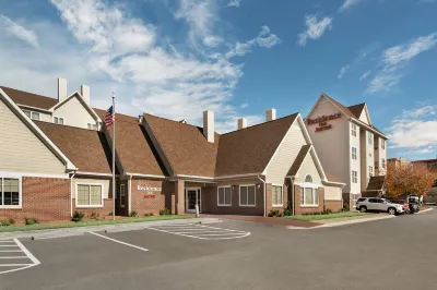 Residence Inn El Paso Hotel dekat Pangkalan Udara Biggs Army