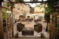 Hotel des Consuls فنادق في Brens