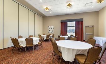 Best Western Plus North Platte Inn  Suites