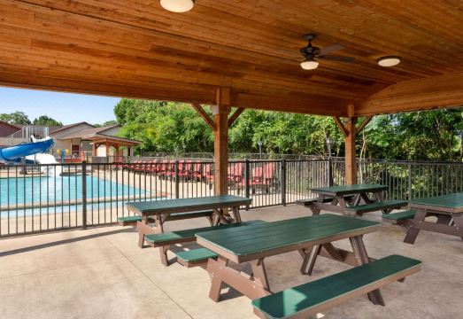 아메리키나 인 수영장