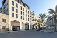 Seaside Escape with Blissful Balcony and Mamad by Sea N' Rent Hotels near Seekers