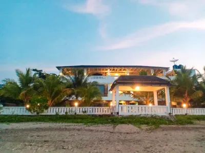 Mandabelle Villas Tanjung Lesung Hotel dekat Pantai Kasvana Beach