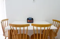 Modern 2Br Apartment at Pavilion Permata by Travelio  호텔