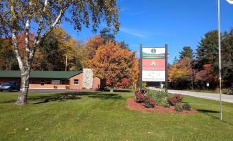 Tahquamenon Suites Lodging