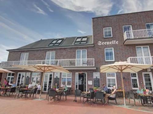 Strandhotel Seenelke Hotels in Tossens